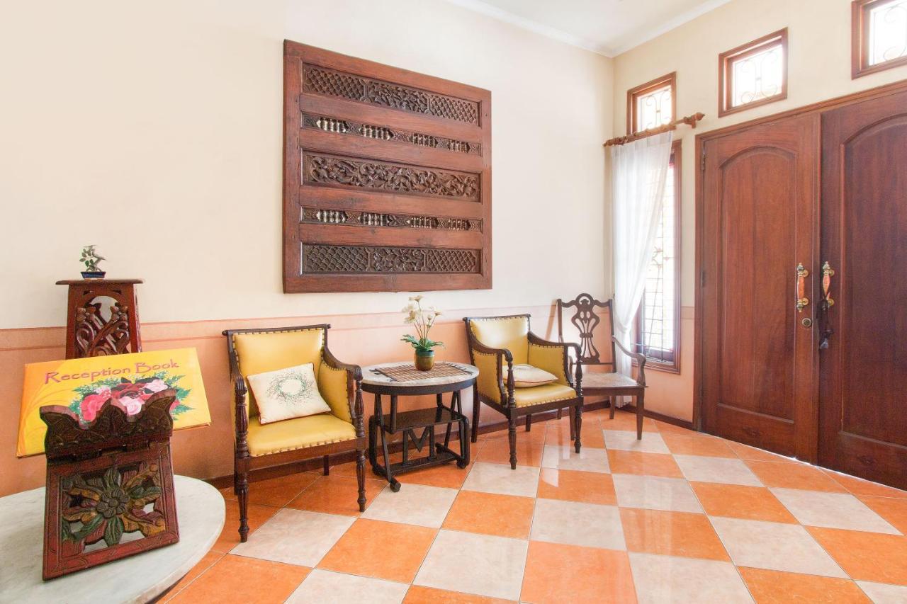 Oyo 3217 The Ts Homestay Malang Eksteriør bilde