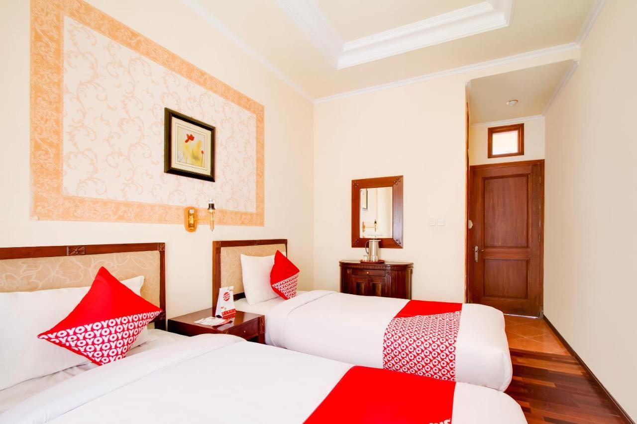 Oyo 3217 The Ts Homestay Malang Eksteriør bilde