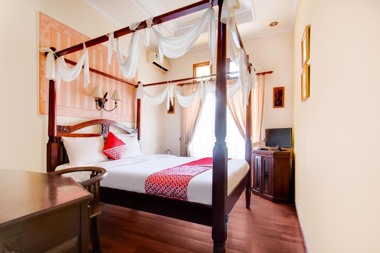 Oyo 3217 The Ts Homestay Malang Eksteriør bilde
