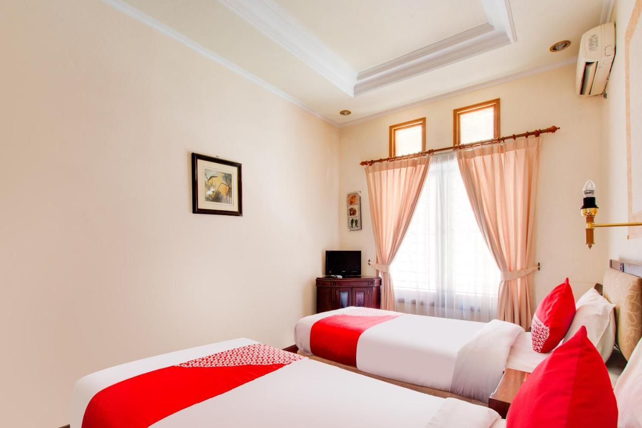 Oyo 3217 The Ts Homestay Malang Eksteriør bilde
